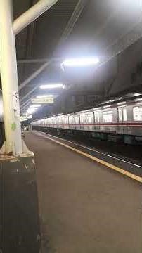 KRL nampak mengkilap padahal produksi tahun 90-an lohhh #krl #keretaapi #fyp #krlcommuterline #train