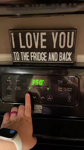 11K views · 218 reactions | Oreo Dump Cake 襤 Another super easy less than 5 ingredient dessert that literally anyone can do! | Stormi Cooks | Facebook