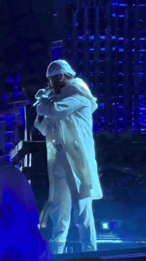 The Weeknd Concert Vibes: Unforgettable Live Performance