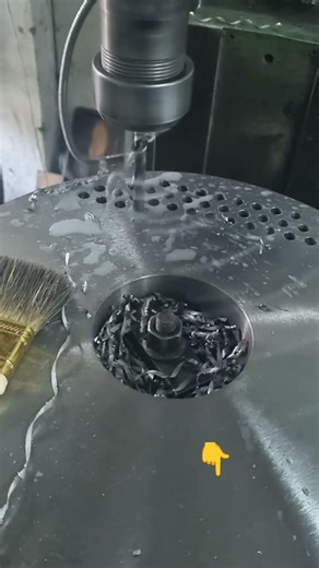 Working Process of a Manual Milling Machine