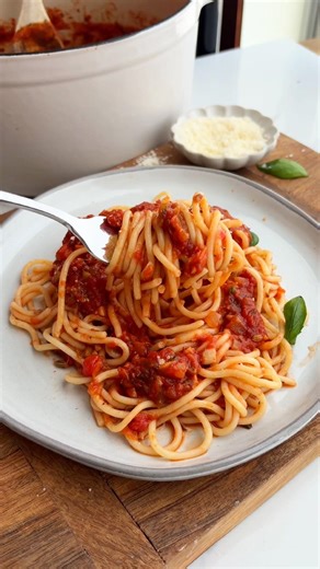 Homemade vegan spaghetti sauce with veggies | recipe in comments ☺️ #spaghettisauce #pastasauce