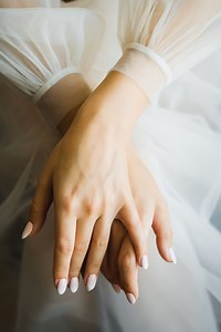 Unghie a mandorla: scopri se fanno per te