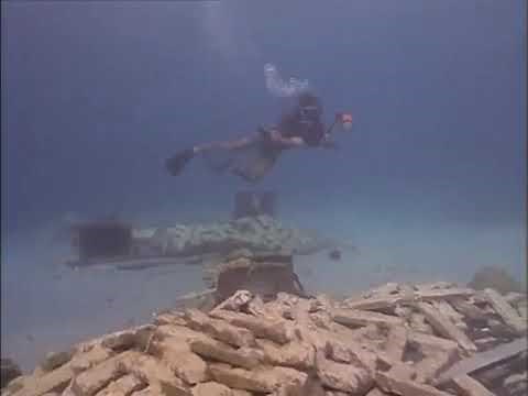 Female scuba diver get trapped in wreck. Dreams of Gold 1986