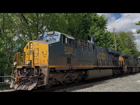 Trainspotting: CSX Manifest Freight passing through Dumont