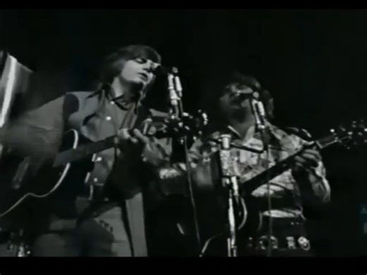 The Everly Brothers perform Bowling Green at the Capitol Theatre in Sydney, Australia (August 20, 1971) | The Everly Brothers