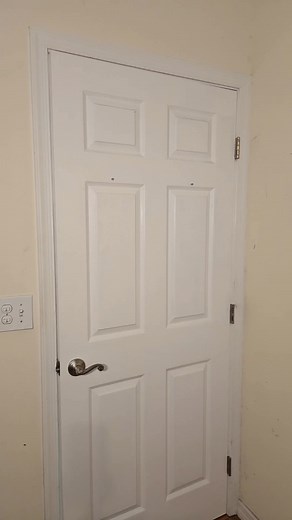 Robber broke in at the right time. #hilariousreels #trendingreels #trendingreelsvideo #tiktokviraltrending #comedyvideosfunny #cocobred #tiktokvideo #comedyreels #comedyskit #hilariousvideos #ThanksForWatching #bedmonster #robbery #robber #whowantstobeamillionaire #gameshow #wii #hiphop | cocobrED