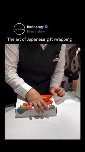 Technology on Instagram: "FOLLOW 👉🏼 (@Technology) to learn something new everyday 🧠🤖💫 Japanese gift wrapping is celebrated for its speed and visual beauty, turning the process into an enchanting performance. Traditional methods like Furoshiki, which uses cloth, along with quick paper folding techniques, create stylish and efficient gift presentations, often finished in just seconds. Via: @tokyo_zenliving_tour #christmas #gift #japan #technology"