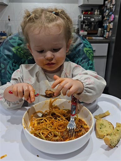 Messy BLW Spaghetti & Meatballs: A Toddler's Meal Time 😂