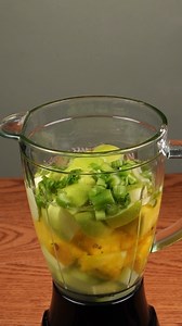 Mezcla piña con apio. | Recetas y Manualidades Hermosas