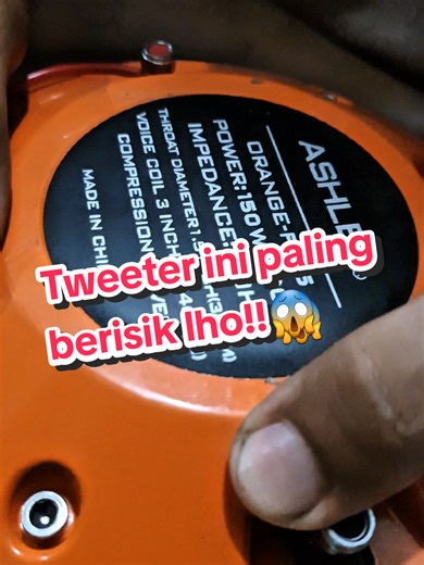 Riview TWEETER ASHLEY ORANGE F315 | JOS JIS DULURR🔥 Kali ini kita cek sound dulu TWEETER ASHLEY ORANGE F315 sebelum kita kirimkan ke Yogyakarta🔥 Ready di Sound Kompor Store, gass kan di order lurr Spesifikasi : Throat Diameter 1.5 inch (36mm) Diaphragm Diameter 3 Inch (74.46mm) Throat Diameter 1.5inch (36mm) Diaphragm Diameter 3inch (74.46 mm) Nominal Impedance 8 Ohm Voice Coil DC Resistance 6 Ohm Power Handling 150W-300 W Sound Pressure Level (Loaded with 90 x 40 horn) 110dB Frequency range 2