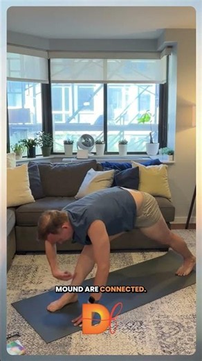 Pyramid Pose: A Better Hamstring Stretch in 30 Seconds #dailyflowyoga