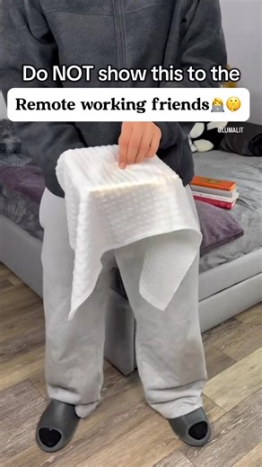 Now I can open my laptop and instantly have three screens: