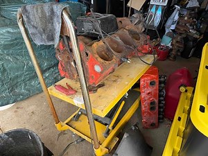 Using Cheap Electrolysis to Clean Thick Vintage Rust from 327 Chevy Engine block