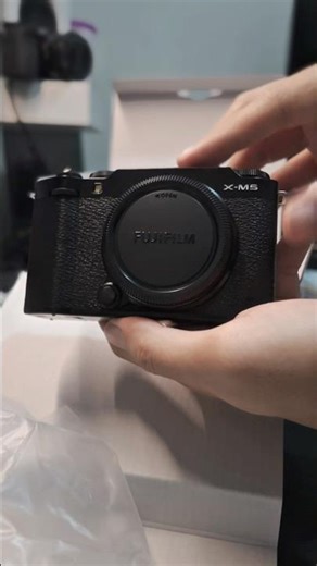 Unboxing Kamera FUJIFILM pertama gue, X-M5! #fujifilm