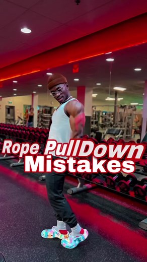Triceps Pushdown Mistakes, here is a common mistake made with triceps push downs #fitness #gymtips #bodybuilding #tricepspushdown | Jeremy kakoko