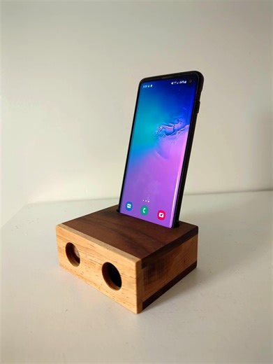 Handmade Wooden Phone Sound Amplifier – Acoustic Speaker Dock, Walnut & Maple - Etsy