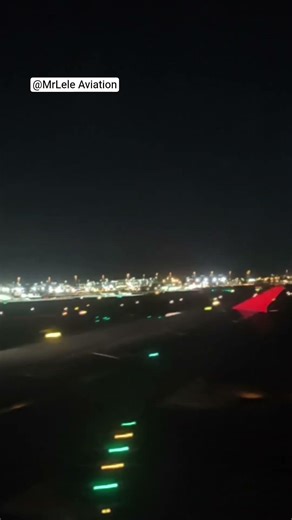 A rocky TURBULENT landing at Perth! #airbus #aviation #turbulence #landing #perth #airasia