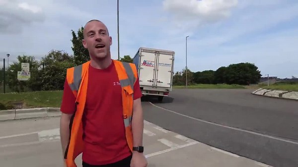 DJ Audits Goes Missing In Top Hat | PJ Audits