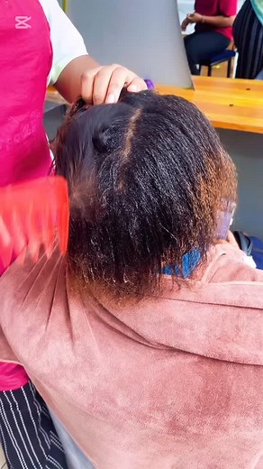 @ester_naturalhair_clinic iko Moshi mjini jengo la Kibotower floo ya 2. 0712782591 👌Faida ya hii steaming Inatumika kwenye nywele aina zote. ✅Kukuza nywele na kurefusha nywele ✅Kujaza nywele na kuimarisha nywele ✅Inazuia nywele kukatika na kunyonyoka ✅Inatibu m’ba na kuiacha nywele na unyevu nyevu ✅Inaipa nywele mng’ao halisi na wakuvutia ✅Inaongeza protein na vitamin kuipa nywele afya Sh 25k tu | Ester msusi