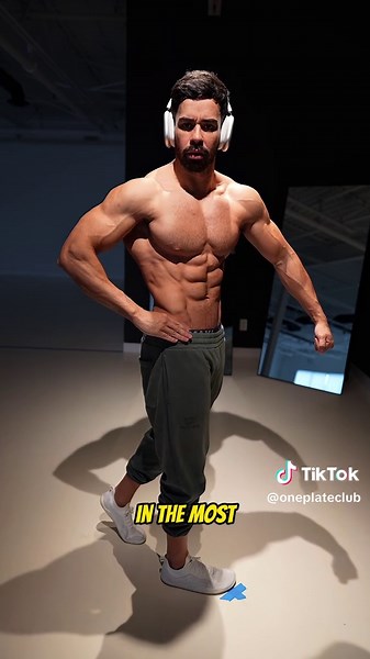 Presenting Myself in all Aspects 🧐 💥 If your presentation improves, the impact improves. 💪 Not just in a placement for a show either! 📲 If you’d like to build a presentable physique - my program, nutrition and coaching are all available in my bio 🫶 #mensphysique #physique #wnbfprophysique #wnbf #wnbfpro #aesthetics #posing #posingtips #presentation