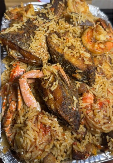 POV: You ordered coconut rice and this is what they poured inside 😭🔥 Crabs. Prawns. Goat meat. Fish. This is not regular. This is fully loaded coconut seafood rice. Abuja food lovers, you people deserve soft life 😌🥥 #kaeskitchenabuja #seafoodlover #abujafoodvendor #foodtok #abujafoodie