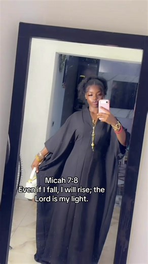 Elegant Gown from Vee for Special Occasions