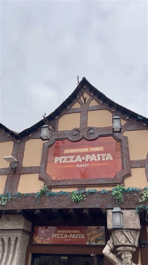 ChessingtonWorldOfAdventures on Instagram: "Have you visited our awesome Adventure Point Pizza & Pasta Buffet restaurant?!😋 Located in Adventure Point, this is an all you can eat buffet where you can enjoy unlimited pizza, pasta, salad & soft drinks🍕 #Chessington #ChessingtonWorldofAdventures #ThemeParkFood"