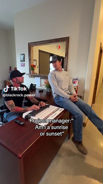 Sunrise or sunset? 🌅 #constructionlife #ElectriciansOfTikTok #bluecollarboys #blackrockpower