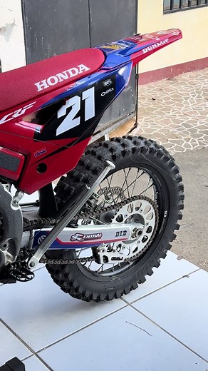 Explore the 2025 Honda CRF 250R Dirt Bike