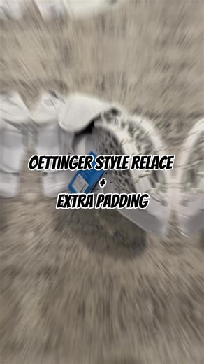 Bauer Shadow Mitt: Enhanced Padding for Goalies