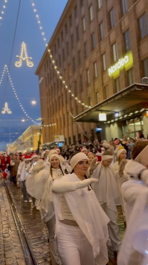 Are you Ready for Today’s Parade in Helsinki 🫰🏼🇫🇮🎄🎅🫰🏼 💡: Helsinki Christmas opening When: 22nd of November ( Today ) Time: 4 pm onwards 📍 Where: From the corner of the Senate market, going through Aleksanterinkatu - to Mannerheimintie / in front of Stockmann - Northern Esplanade - Unioninkatu 🆓 Free admission Are you not able to make it today? NO WORRIES Follow The Happiest Finland 🇫🇮 & Join the Livestream of the Parade 🫰🏼 (Exclusive for our Followers) The parade will set off from