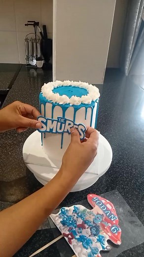 Decorate a Smurfs cake🍄 #foryou #fyp #fypシ #decoratewithme #buttercreamcake #edibleimages #simplycakeindulgence360 #homebakery #smurfs #smurfsworld #smurfslove_ #smurfs_tiktok #smurfs2 #homebakedgoodies #woodenspoonbuttercream #woodenspoon #trending #viral #feed #aesthetic #bakewithme #caketok #baketok #bake #bakersoftiktok #cake #cakeart #whencakeisart #growmyaccount #cakesinmzansi #cakesinsouthafrica #southafricantiktok #southafrica