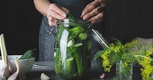 Egy titkos hozzávaló a titka a tökéletes kovászos uborkának: ha így készíted, istenien roppanós lesz