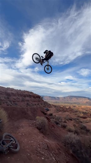 Christian Peper 🌶 Creative Mtn Biking | Simple creature. Only need one thing for Christmas 🎄🎅🏼 Have the elves build this👇🏼 Bike: @CannondaleMountain Jekyll (full 27.5 build,... | Instagram