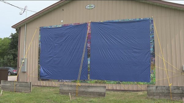 Minburn to reveal large mosaic mural