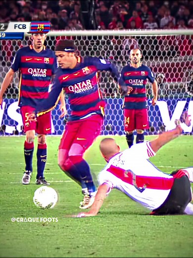 Neymar dribbling skills at barcelona #neymar #neymarjr #skills #footballtiktok #dribbling