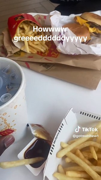 Howww greeeedddyyyyyyy @JB Entertainment #mcdonalds #greedy #howgreedy #jokes #fyp #fypage #watchtilltheend #trending #fyppppppppppppppppppppppp #blowthisup #blowup? #blowthisupforme #blowthisupforme #fypage #explorepage✨ #explorepages #explorepage