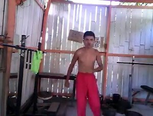 32K views · 408 reactions | Yang penting Konfiden! cuma kami kompius tu bunyi Jet Li atau Kucing nak mengawan? ahahahahha #waklu #waklutv #wakluviral | Nolan Bakar | Facebook