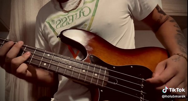 Discover the Unique Sound of Slovak Gypsy Guitar Music