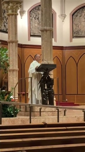 Chicago Catholics pray for Pope Leo ahead of surgery