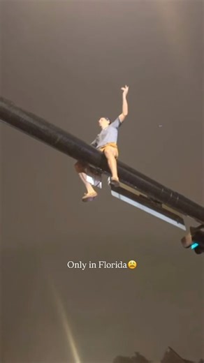 mags mathes on Instagram: "he’s going to be okay🥲 #gators #uflorida #basketball #ncaa #nationalchampionship #gogators #floridabasketabll #viralvideos #fyp #floridabasketball 🐊🐊🐊"