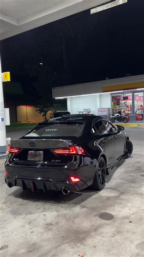 Explore the 2015 Lexus IS350 F Sport Performance