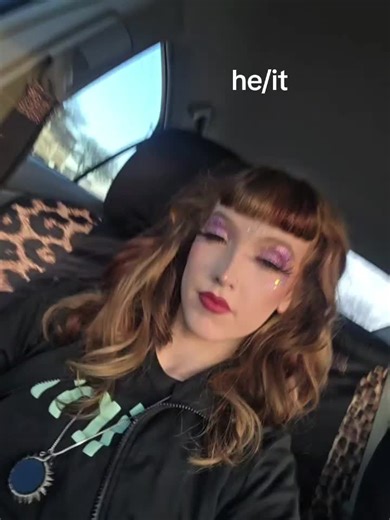 Glitter Makeup Techniques for Stunning Drag Performances