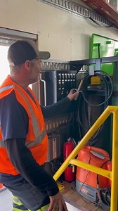 Top notch tech assistance meeting J.B. Hunt drivers right where they are … That’s the the J.B. Hunt Mobile Maintenance Tech way! | J.B. Hunt Drivers