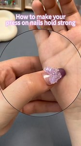 Applying press-ons with sticky tabs is quick and easy. Just press firmly, smooth out the edges, and you’re good to go — perfect for short wear or quick style changes 💅 | Nail Handy