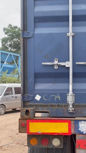 Loading. 35 maximum 45 jours | YAK CARGO