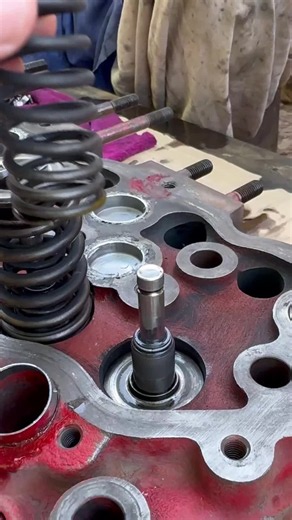 Valve Keeper Fitting Technique for Automotive Repair