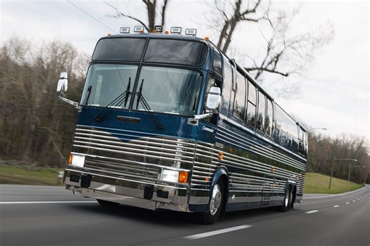 Ex–Charlie Sheen 1998 Prevost Marathon XL Tour Bus