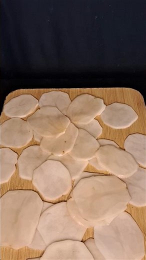 Crispy Homemade Potato Chips 😍