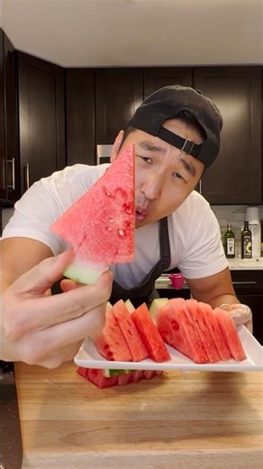 An easy & pretty way to cut a watermelon 🍉